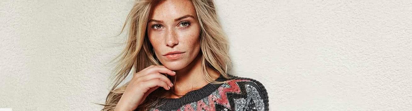 Tolle Kleidung von Guess Guess bietet Ihnen tolle Kleidung