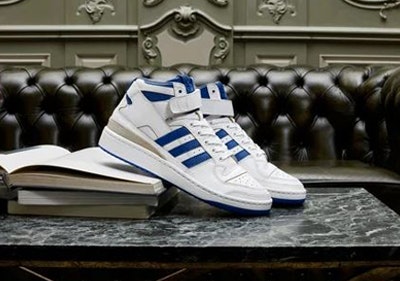 Die begehrten Sneaker mit den drei Streifen Spare bei der Ordner der adidas-Sneaker mit einem unserer Coupons