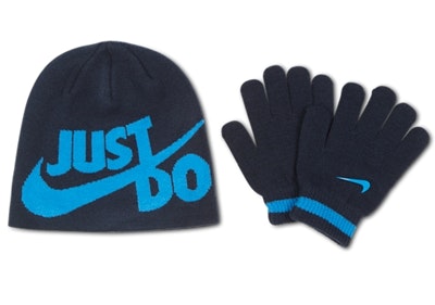 Accessoires wie Mützen und Taschen komplettieren Ihr Outfit Ob für Winter oder Sommer: aktuelle Accessoires gibt es bei Foot Locker