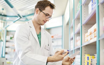 Rezepte bei Sanicare unkompliziert einlösen und mit einem Gutschein zusätzlich sparen Bei der Online-Apotheke bequem Medikamente bestellen